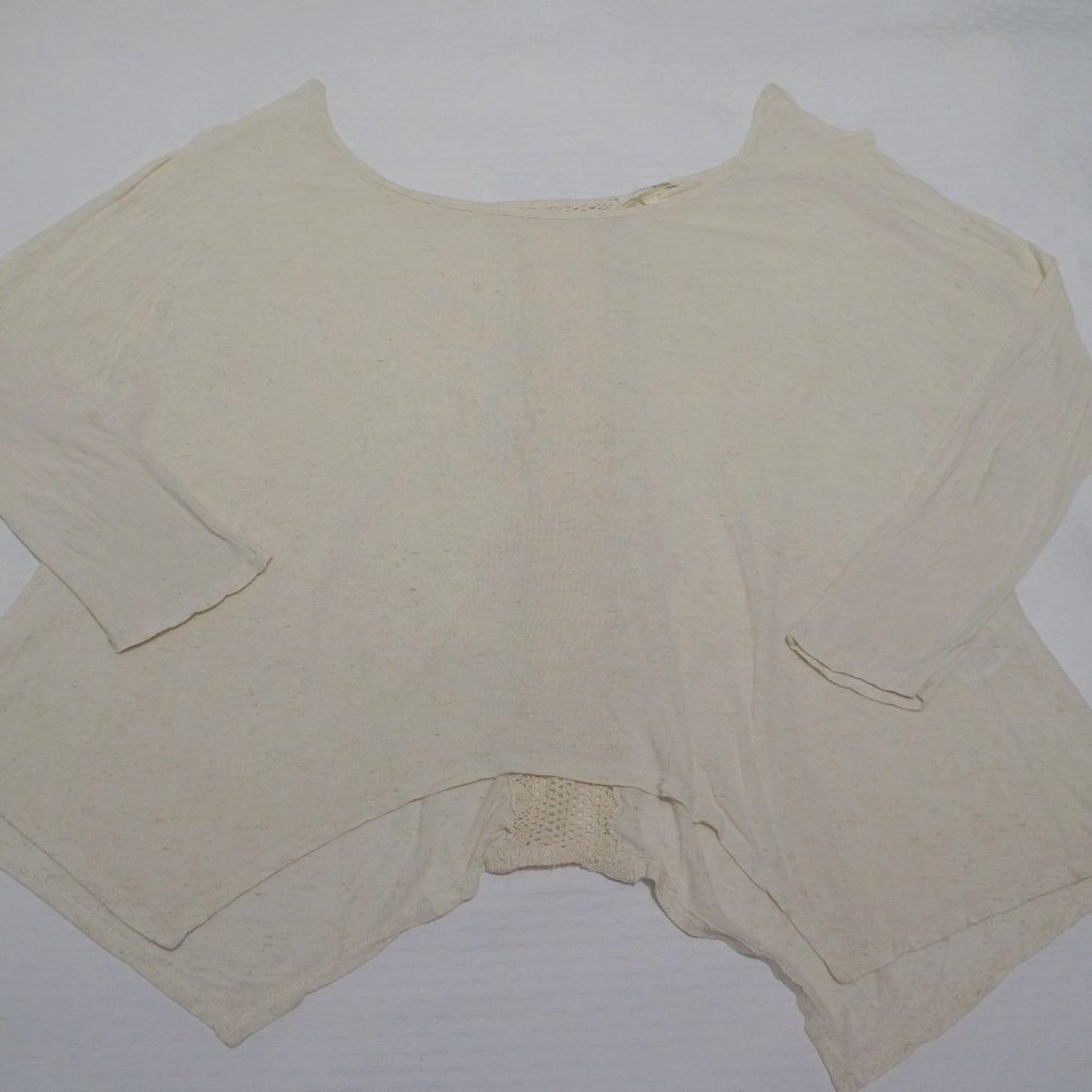 3/4 length sleeve top with lace